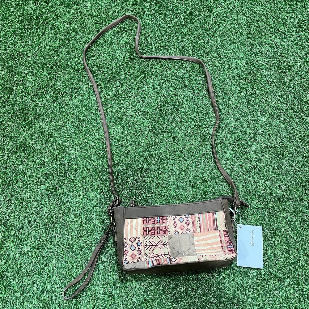 Donna Sharp Olivia Wristlet Sandstone